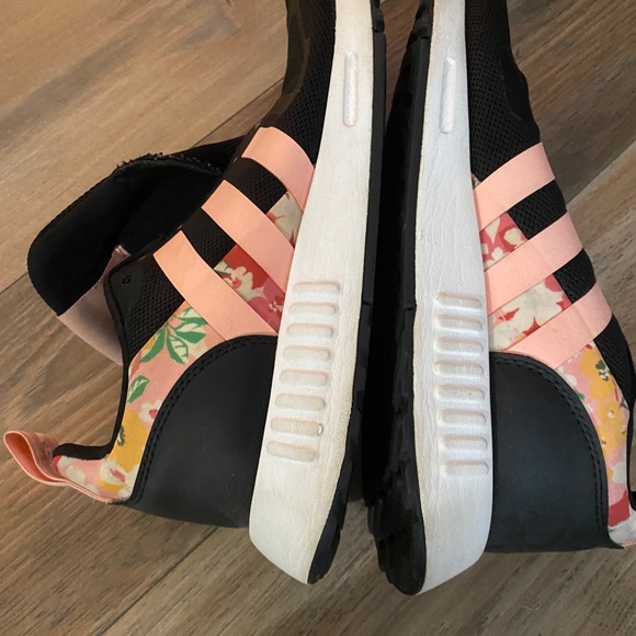 ADIDAS MULTIX | BLACK FLORAL PINK WOMENS SZ 7 - Picture 5 of 6